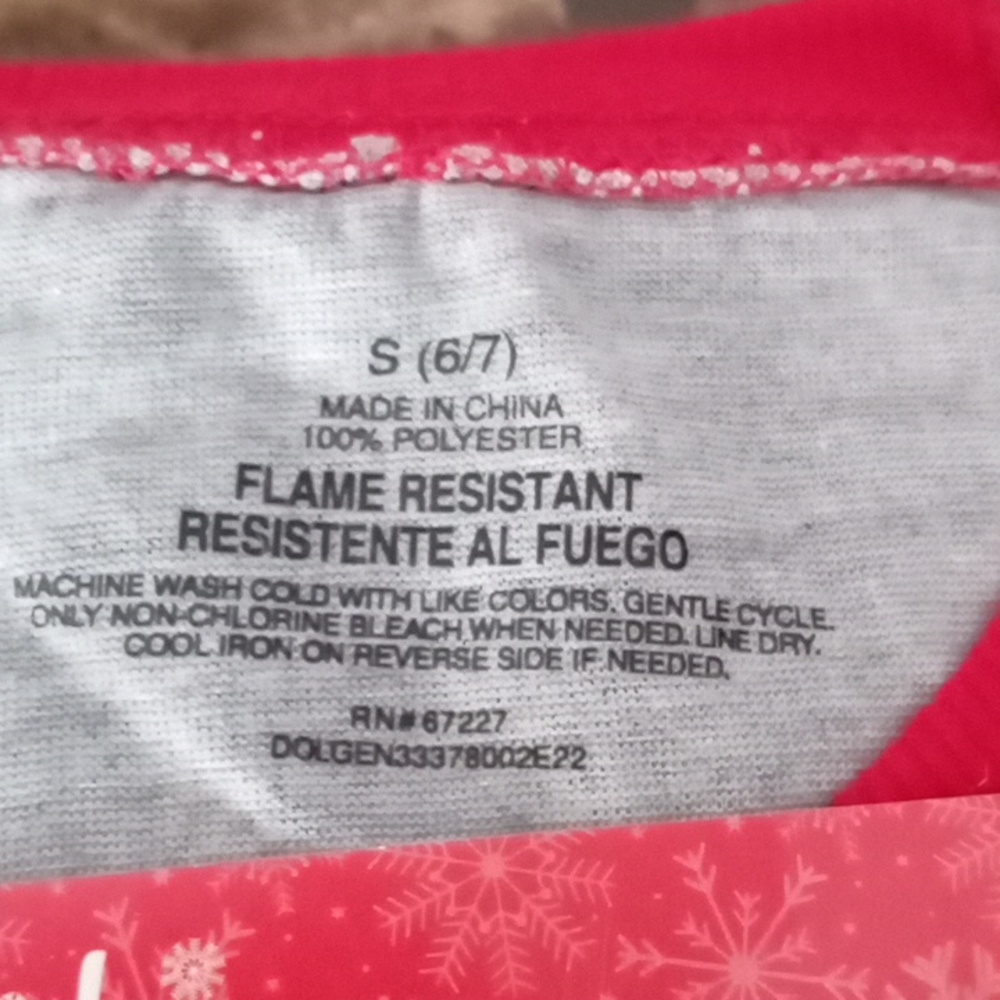 ⛄️ Holiday PJs - Picture 13 of 15